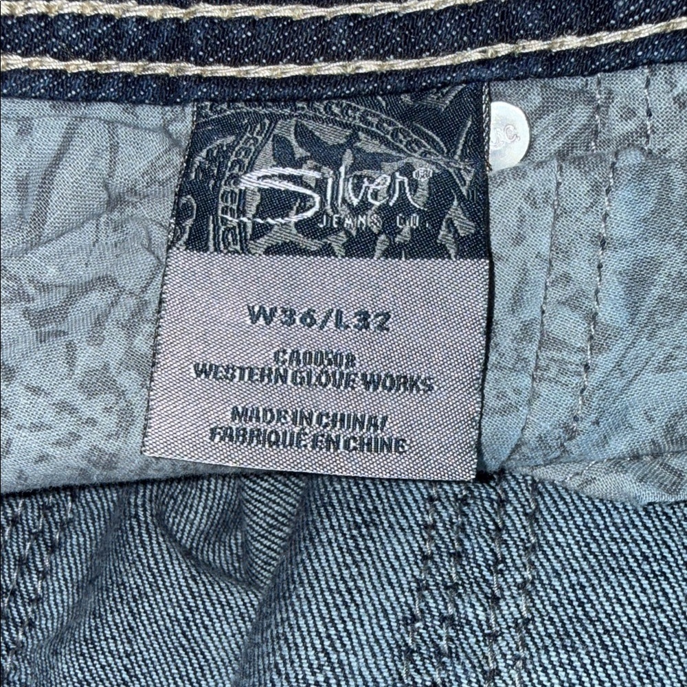 Silver Jeans Co. Blue Denim with Contrast Stitching - Picture 12 of 13